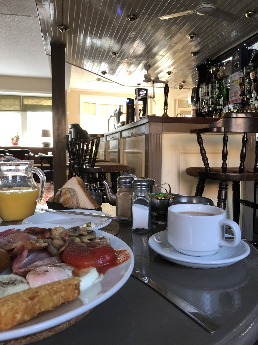 ManupAccessLtd's tweet photo. MANUP early at The White Horse Ripon and breakfast on the house! #TheWhiteHorseRipon #RiponRaces #ChimneyRepairs #Hetas #Harrogate #droneCAA https://t.co/aD3eTAYvoP