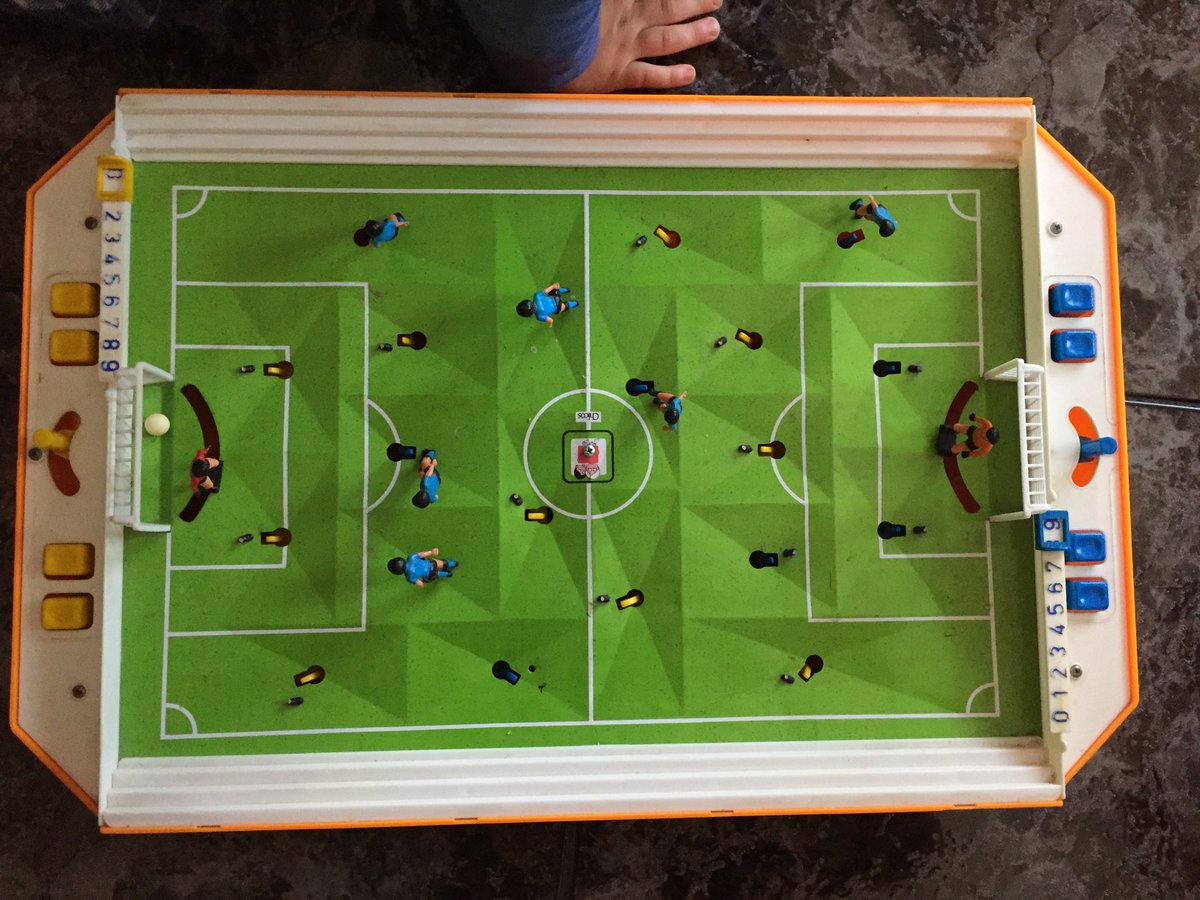 Creo que no estaba de acuerdo con los jugadores amarillos