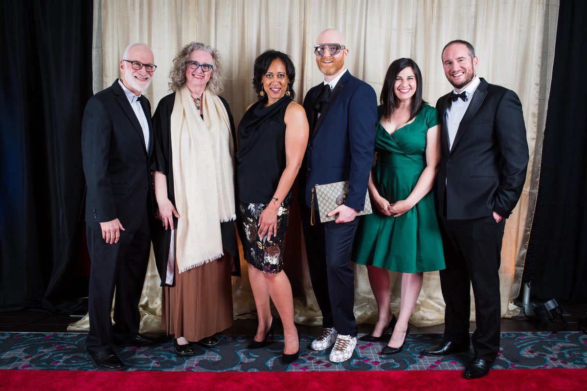 TrilliumFamily's tweet photo. Thank you to @Bundlandia for camping out on the red carpet at our SOLD OUT Black &amp; Gold Gala last Saturday! Check out all of Wayne’s shots over on the @KeepOregonWell Facebook page: https://t.co/TNVPmVMmtb 🖤💛

#KeepOregonWell #MentalHealth #Heroes #Awards #BlackAndGold https://t.co/ix44M3MqZf
