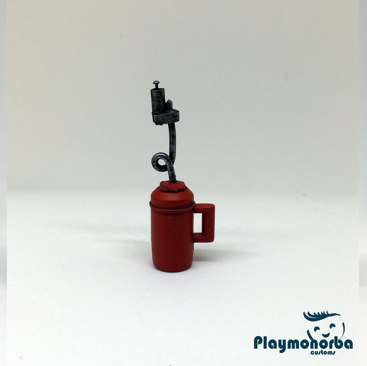 playmonorba's tweet photo. Nuevos cascos de #capataces y #antorchas para las brigadistas anti incendios de los #BRIF.
#BRIF
#MAGRAMA
#CustomPlaymobil https://t.co/vwZTtQaxTE