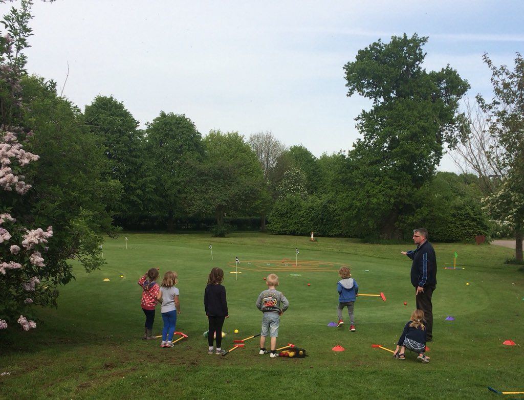 AQUALATE GOLF CENTRE tweet media