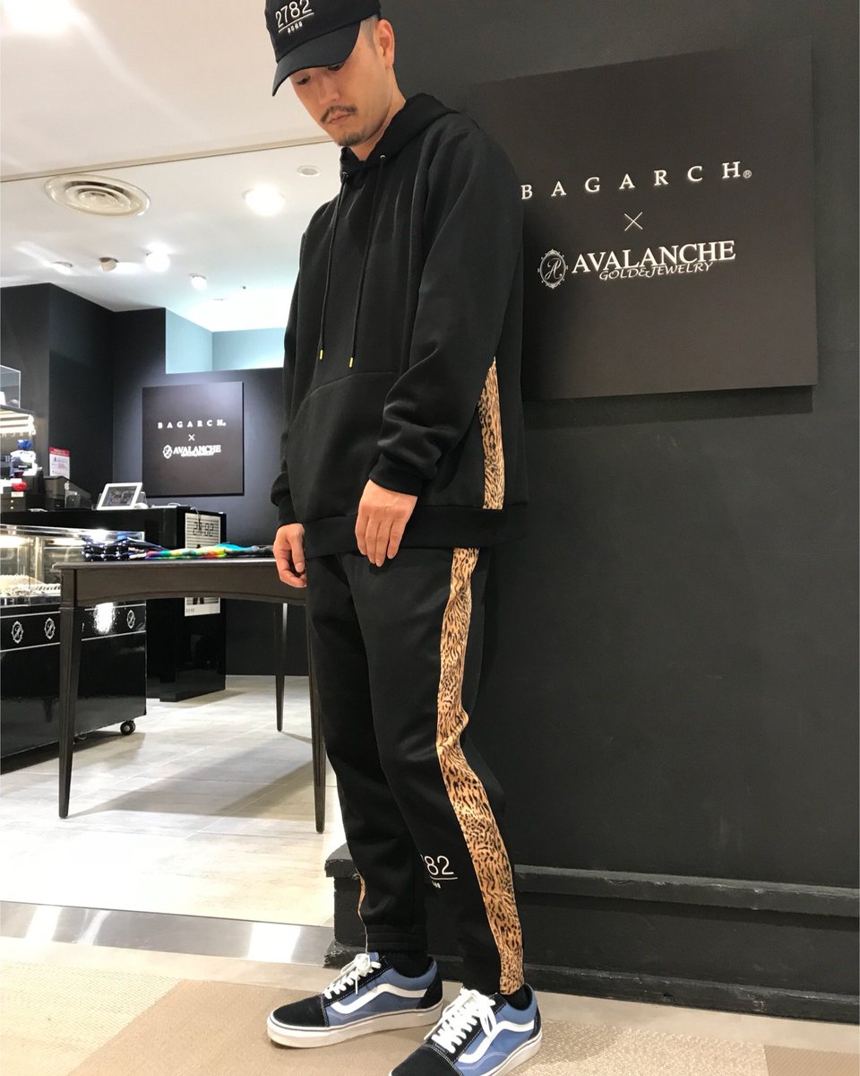 BagarchOfficial's tweet photo. 18'SS Styling Image Cut No.26
Model by THREE-A (@three_a_bc )
CAP:6 PANEL CAP-2782-【BLK】
TOPS:LEOPARD PARKA【BLK】
PANTS:LEOPARD LINE PANTS【BLK】
https://t.co/JmVCBtq6s1
#bagarch #bghb #three_a #leopardparka #leopardlinepants #2782_bghb #nagoyaparco #18ss #18ss_sic https://t.co/44kYBNelLp