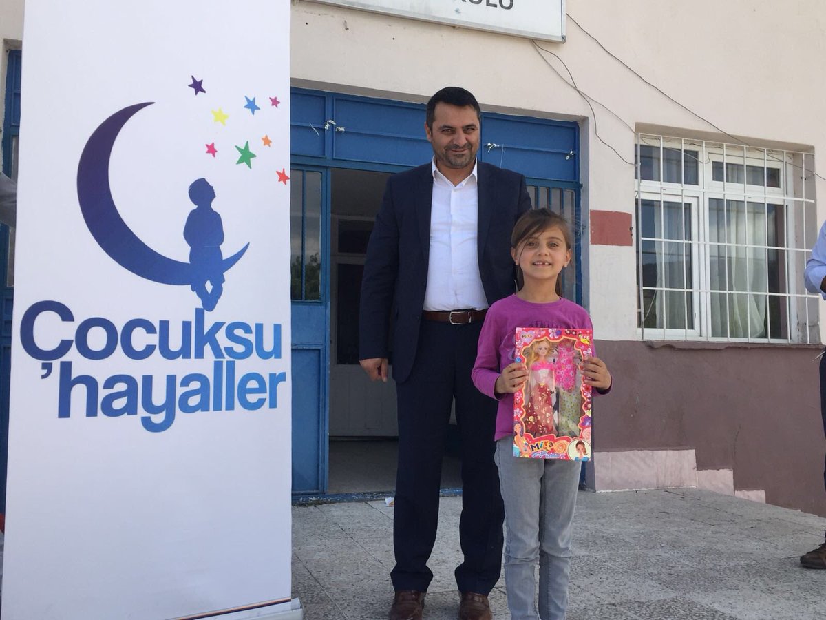 Onlar oyuncaklarını hayal etti bize de hediye etmek düştü.