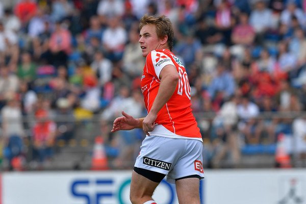 BlitzBokke's tweet photo. What a finish by the @sunwolves at @HongKongRugby 's #MongKokStadium !
A last-minute drop-kick by No10 Hayden Parker takes the match for the Japan-based side!
#SunWolves 26-23 @THESTORMERS (FT)
#SUNvSTO @SuperRugby
Pics: @lovelyhoneybees @ultimaterugby https://t.co/Xi5WMKtwE0