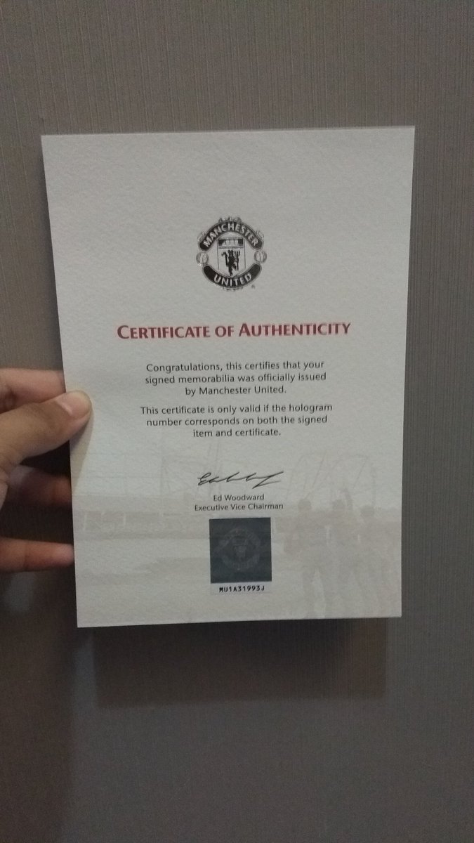 Kevin_Anggie's tweet photo. Alhamdulillah bulan penuh berkah, Terima kasih @danamon atas hadiahnya, sering-sering yes😜🙏

#mydanamon #danamon #bankdanamon #Saatnyakeoldtrafford #manchesterunited #mufc #mufcfans #mufcfanpics #signedpennant #originalsignedpennant #daviddegea #degea https://t.co/Ay0aMuzBsE