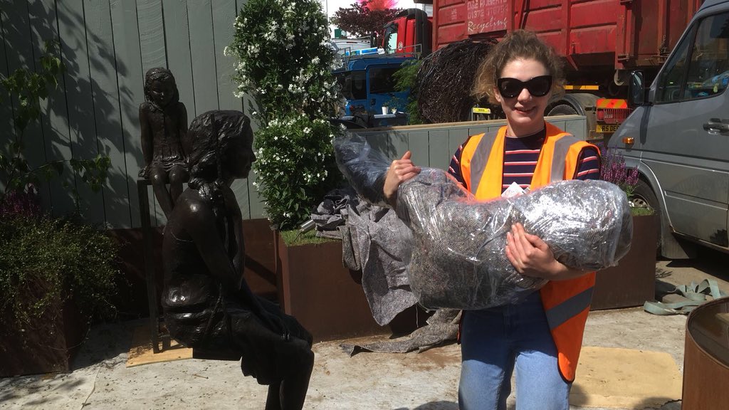 brianalabaster's tweet photo. Final preparation for Chelsea #RHSChelsea @jasmineflbradb1 https://t.co/D6KI5Z2UiE