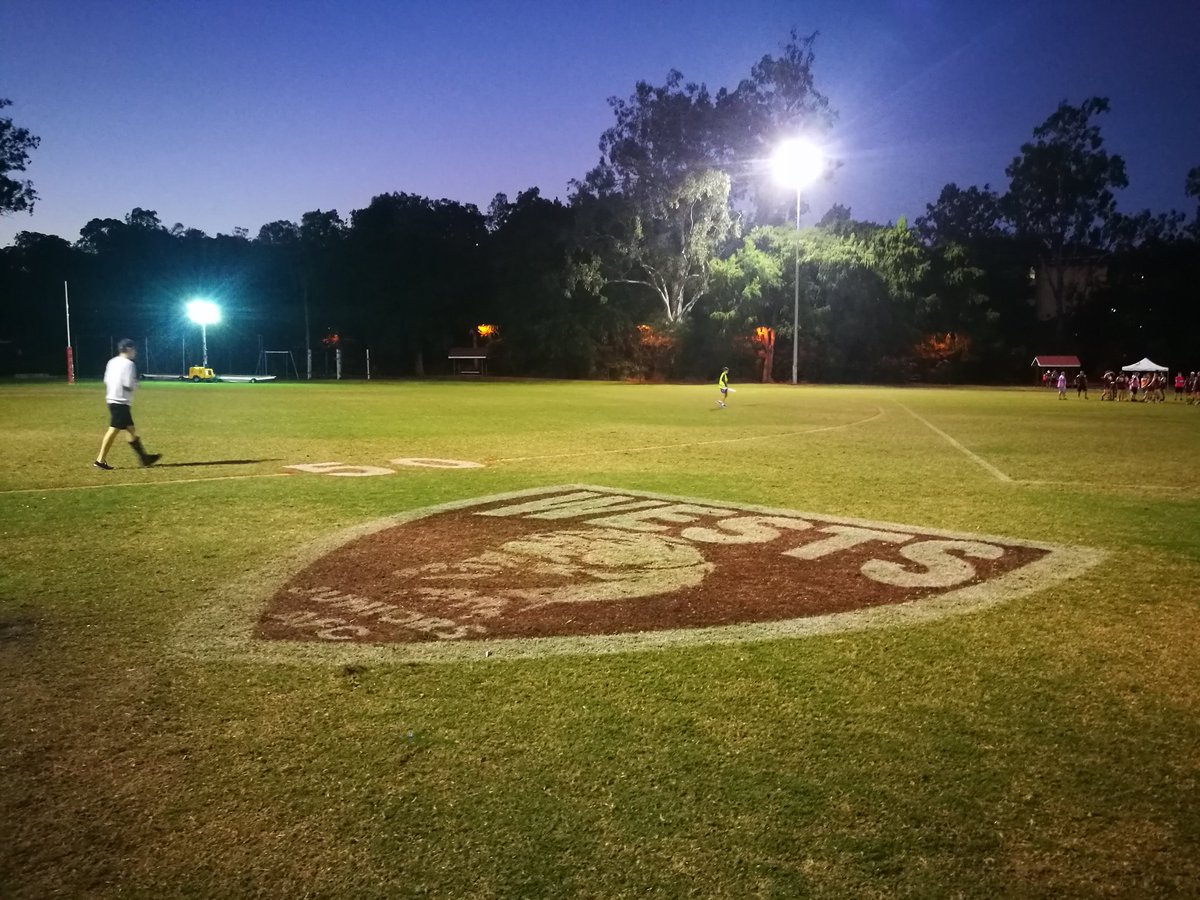 ChrisDavis_00's tweet photo. Colts footy under lights @wjafc Great place to watch footy from #AFLQfooty https://t.co/60wemJqqRp