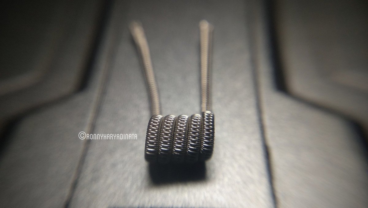 ronnydinata's tweet photo. Staggered Clapton coil #coilbuilds #coilwars #coilart #coilbuilder #coilpictures #Ni80 #nichrome #Eliquid #ejuice #vape #vapelife #vaping #vapers #vapor #vapingworldwide #vapeworldwide #vapersworldwide //See the original post,please click:https://t.co/wnTfn9edhn https://t.co/l7pwJX5HKp