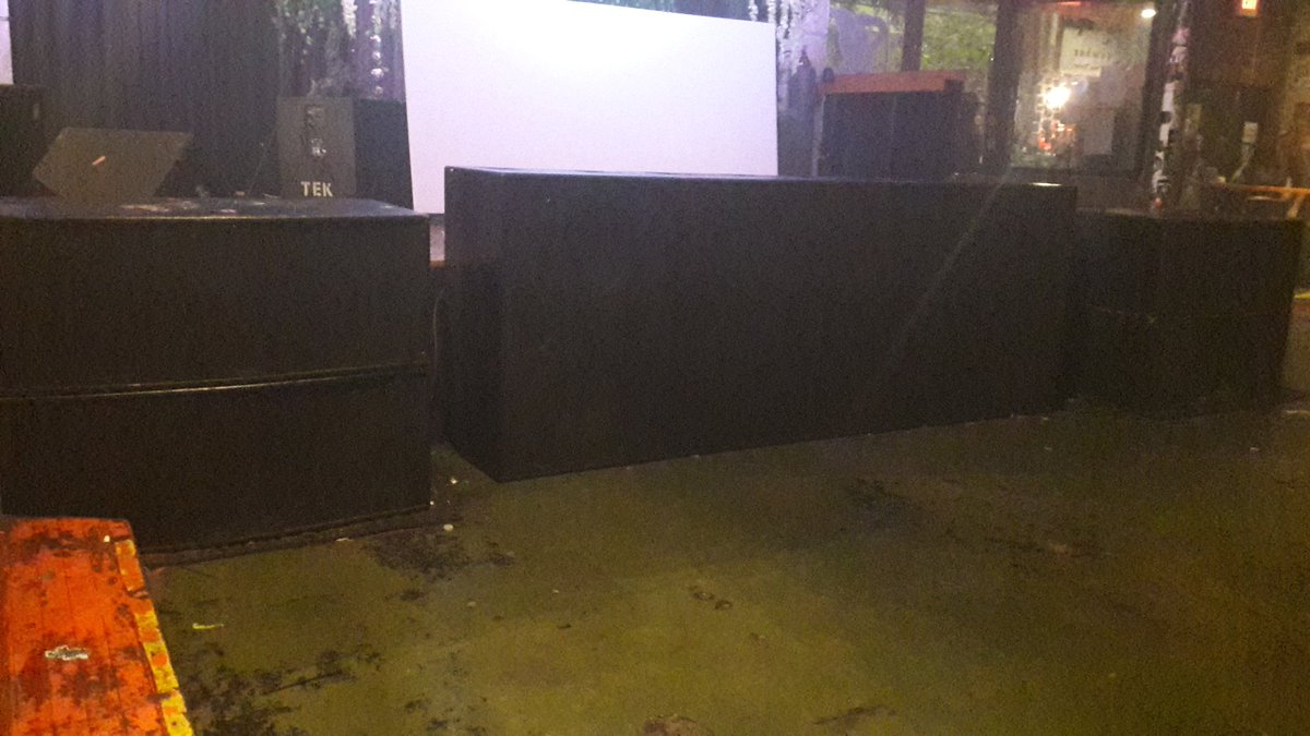 paulybsound's tweet photo. With my @Electro_Voice #xSub powered by (pre) @PeaveyCommAudio #Crest 8001 amps and @TEKTampa's @MeyerSound #650subs powered by @labgruppen  - both processed by @dbxpro #PA2 - we had some SERIOUS low end kickin' in @CROWBARLIVE for @The_Widdler tonight! #LiveSound #subs #EDM https://t.co/YbIPCo0vtl