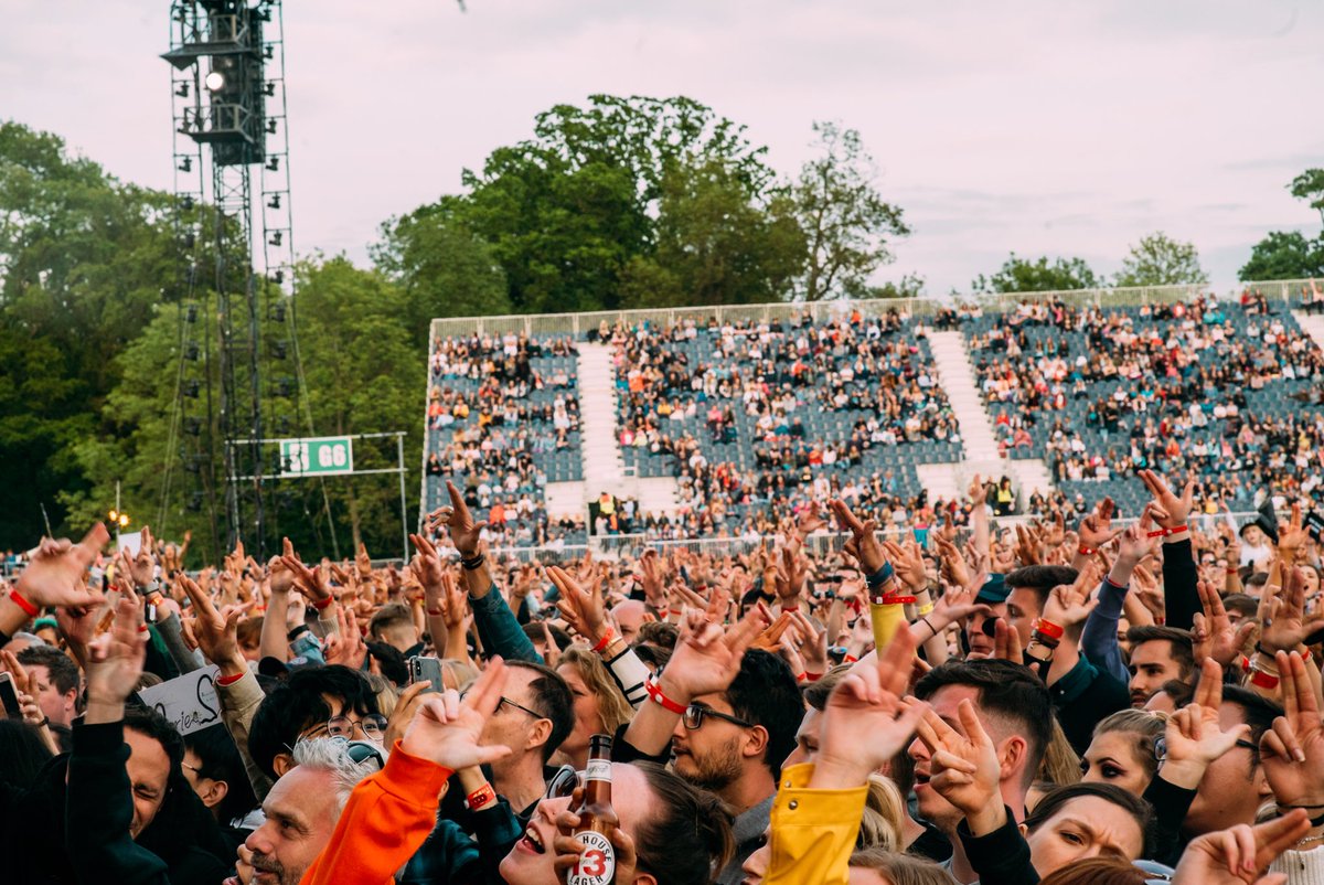 DUBLIN NIGHT #2 I had an absolutely amazing day in Dublin and last night just topped it off. Thank you for singing with me ❤️❤️❤️ 📸 : <a href="/willbeach__/">Will Beach</a>