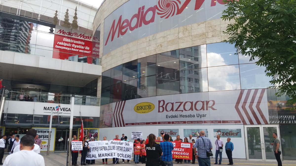 Real Direnişçileri Ankara Mamak Natavega AVM Media Markt Mağazasında  #realişçilerikazanacak