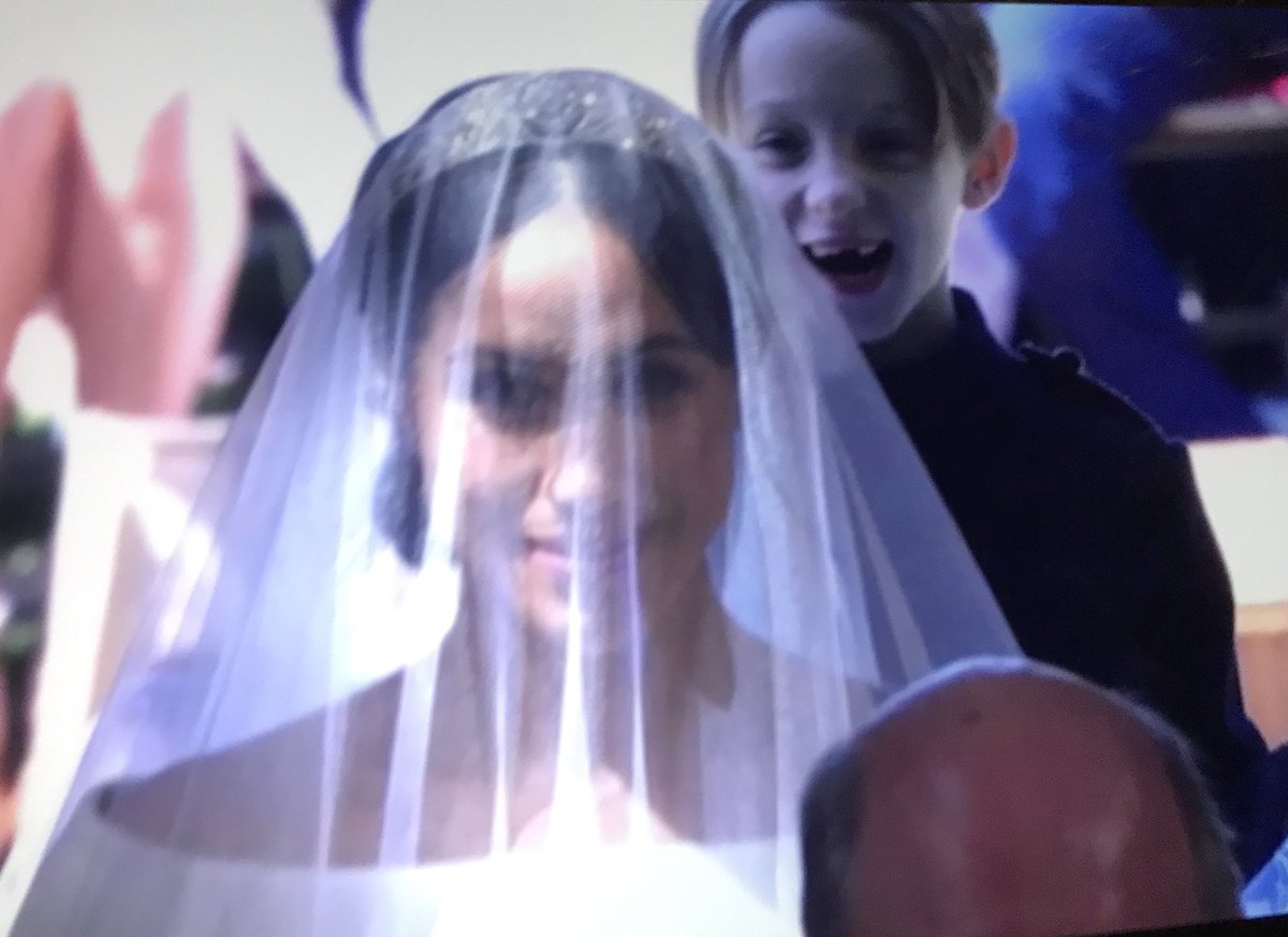 TRAESHY's tweet photo. Classic #photobomb #pageboy #soexcited #royalwedding https://t.co/8Brg3eaGnT