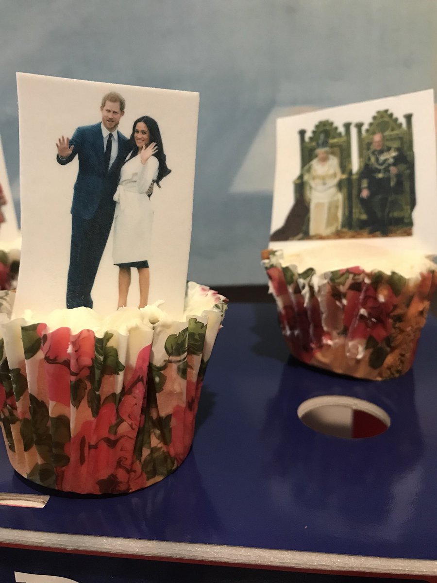 financialrESQue's tweet photo. Everyone can use a little advice, right? Since we all can’t afford a $40MM wedding #royalwedding, follow me for great tips and financial advice! https://t.co/EVCkNJeSXM