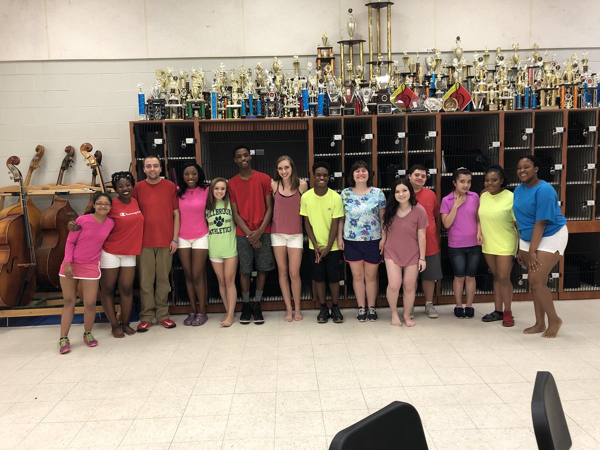 millbrooknhsda's tweet photo. NHSDA would like to thank our friends @MHSEliteCheer for opening our show on opening night! You guys started the show off with so much energy! We really felt like it was summer☀️🌻. https://t.co/BpTH4vHeIJ