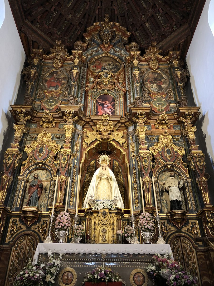 Radiante se presenta la Reina del Albayzín para la época estival.