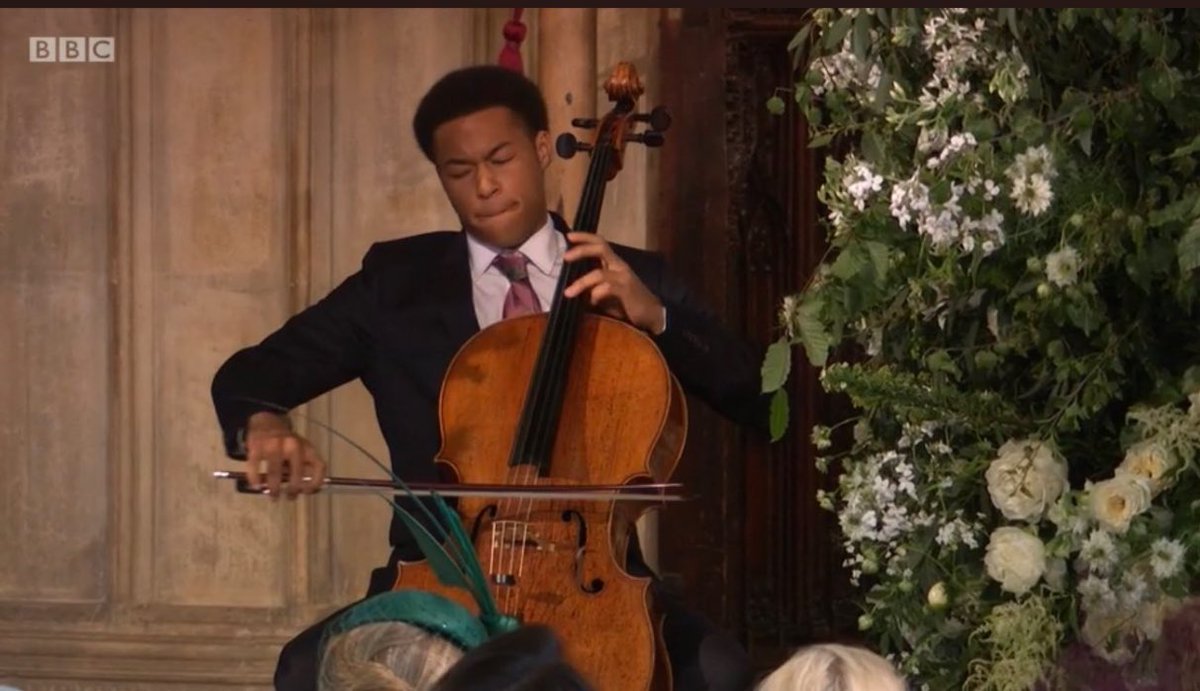 thatguyfaruq's tweet photo. This wedding is a show of #BlackExcellence #RoyalWedding https://t.co/y9j4g7061C