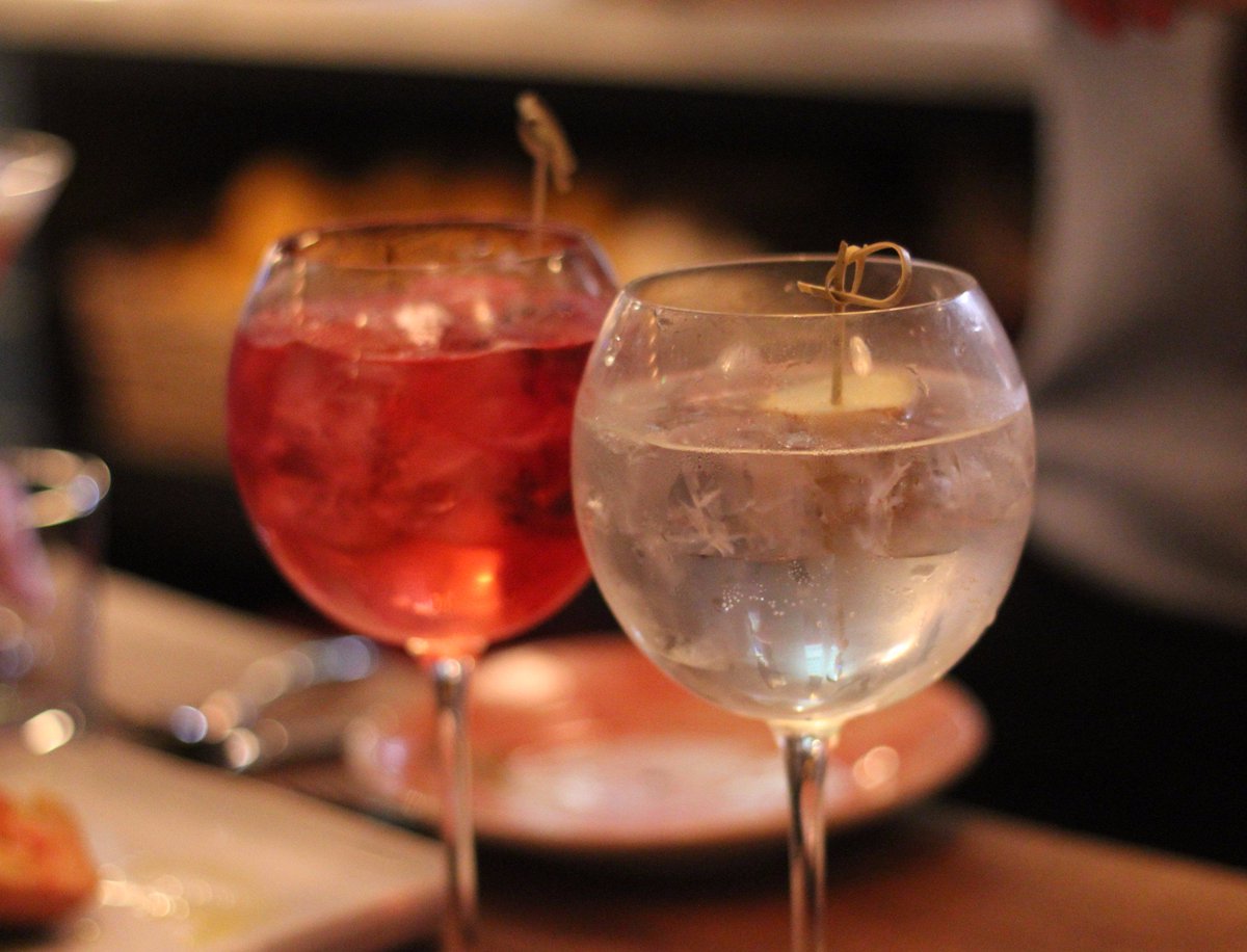 Celebrate the #RoyalWedding with a Gin and Tonic! The Wirral Distillery shop is open until 4:30pm today 🍸#Gin #SaturdayVibes