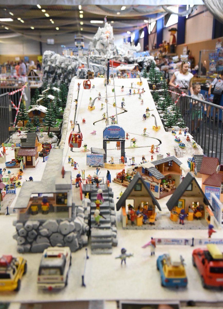 ville de montpellier on twitter ces 19 20 et 21 mai se tient le 6eme rassemblement international de collectionneurs de playmobil au gymnase batteux a garosud pres de 50 dioramas scenettes exposes