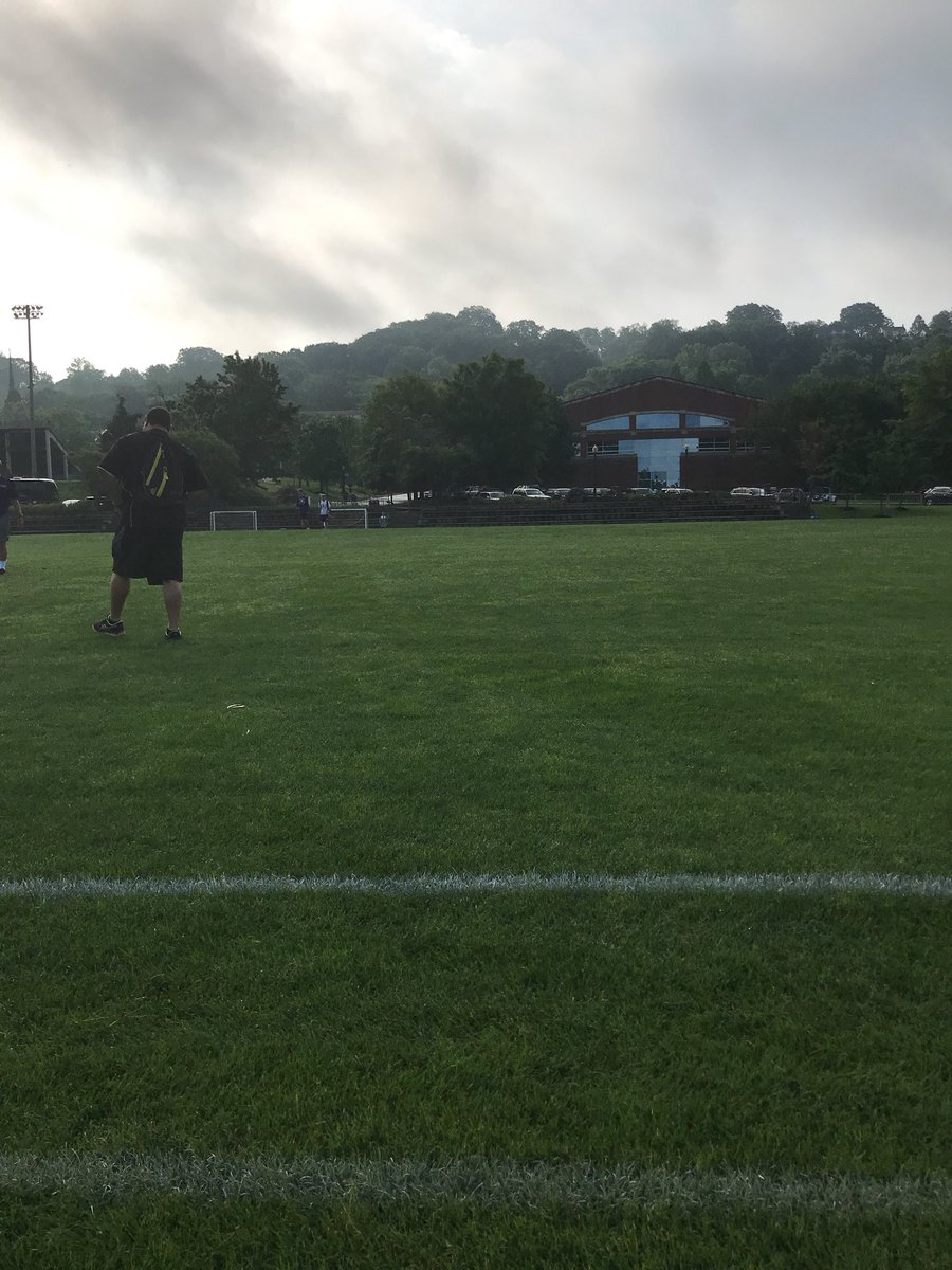 1 hour until game time...