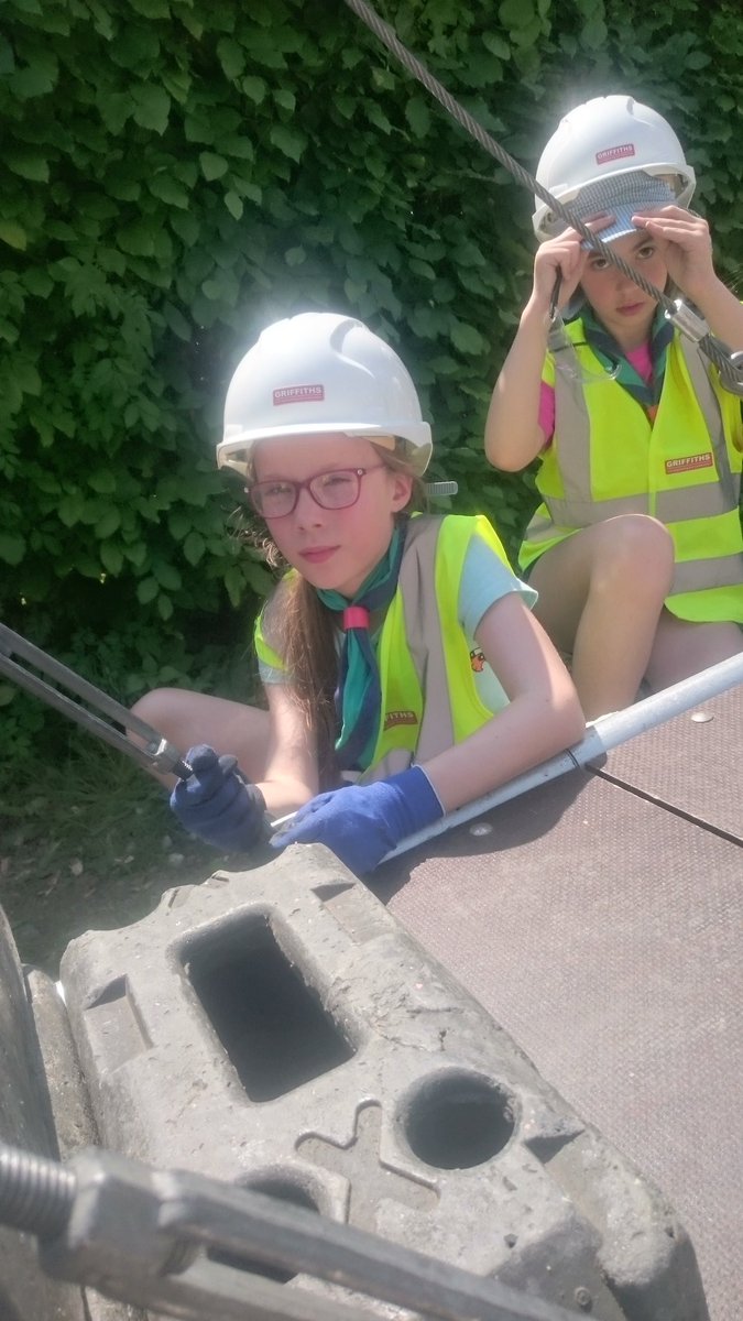 robertsas999's tweet photo. Girls from @NorthScouts cubs becoming engineers with @ICE_engineers bridge. #SkillsForLife #WomenInSTEM https://t.co/jtmigTPLPn