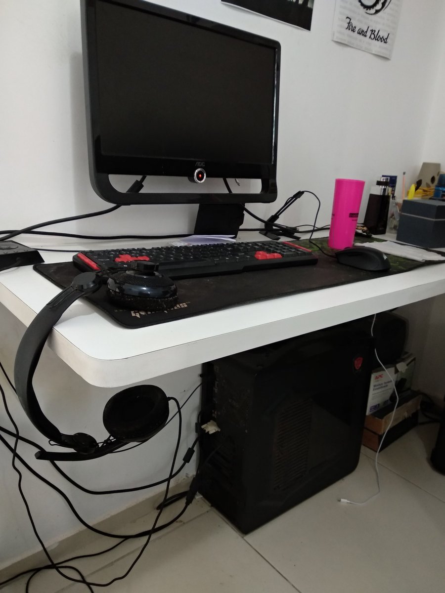 heynilson's tweet image. @SamsungBrasil @paiNGamingBR 
#UpdateYourGame  
Quem vê o gabinete bunitin nem imagina que o setup tem 5 anos