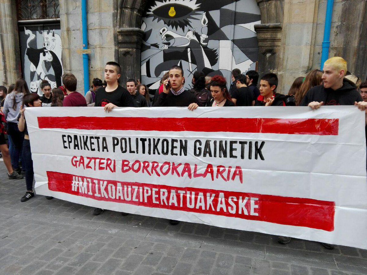 Elkartasuna eta babesa astelehenetik aurrera epaituko dituzten Oreretako gazteei ahotsa.info/edukia/elkarta…