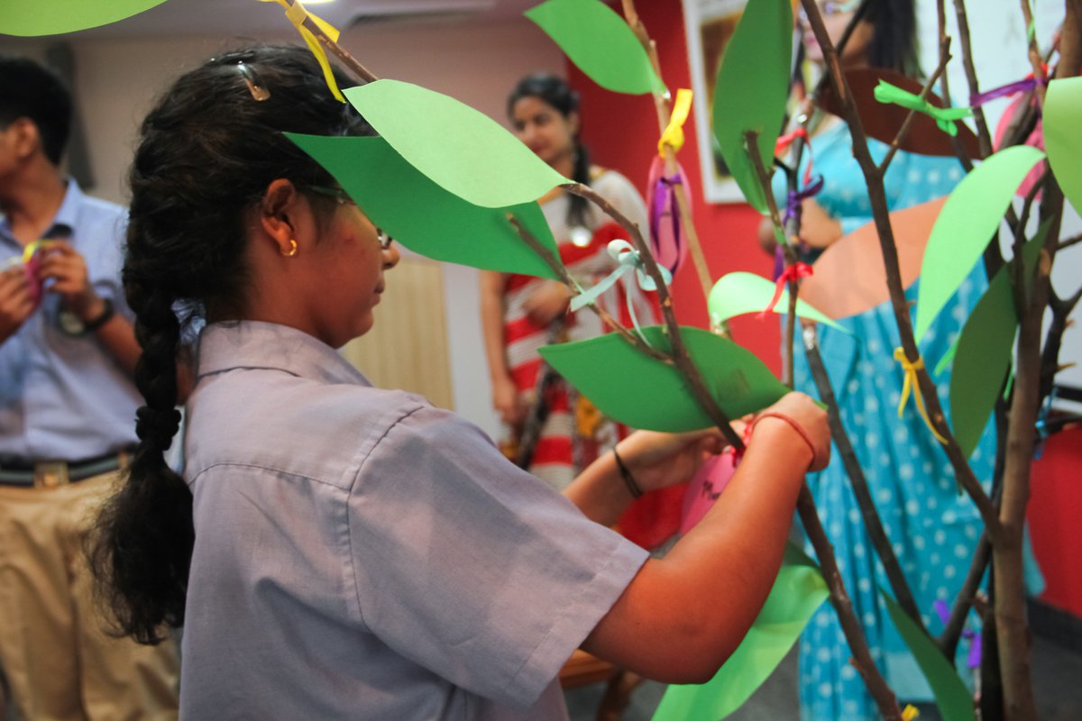 IndiaVsCancer's tweet photo. The Khaitan School's students during the #quiz activity of student awareness program about cancer at @NICPR_Noida #studentawarenessprogram #cancer #IndiaAgainstCancer #adolescentawarenessprogram @nicprnoida @ravimehro @ayadav24 @ChandraAnshika https://t.co/lUFOgMfIZs