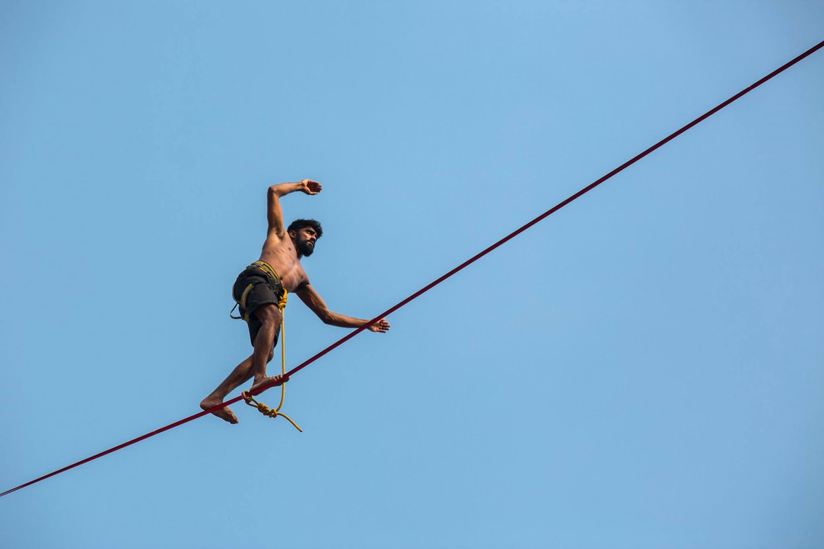 thevibe_me's tweet photo. Check out these photos from behind-the-scenes of Episode 5 βToe The Lineβ with slack liner Samar Farooqui. Catch the Episode here: https://t.co/1cxbbJgigt #LiveTheRush #TheVibeOriginals #ToeTheLine #BestKeepsLeading #FeelTrue #Rushes #SlackLifeInc @MercedesBenzInd https://t.co/BjdsGASPOu