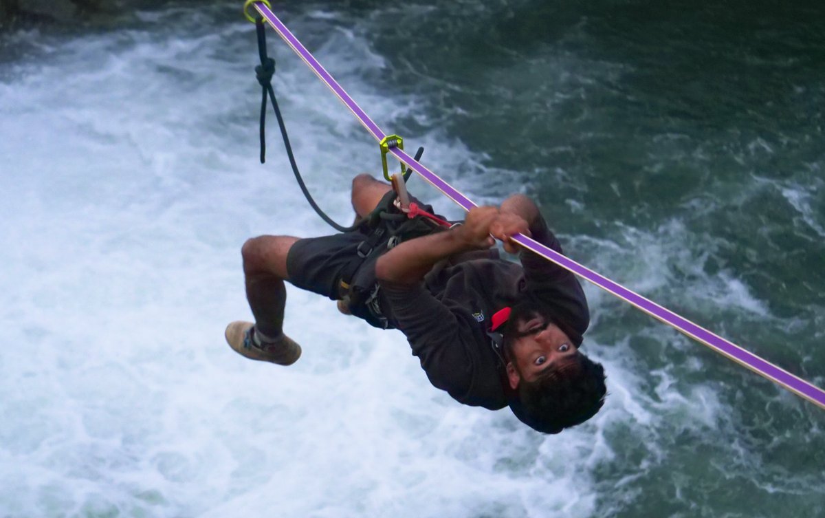 thevibe_me's tweet photo. Check out these photos from behind-the-scenes of Episode 5 βToe The Lineβ with slack liner Samar Farooqui. Catch the Episode here: https://t.co/1cxbbJgigt #LiveTheRush #TheVibeOriginals #ToeTheLine #BestKeepsLeading #FeelTrue #Rushes #SlackLifeInc @MercedesBenzInd https://t.co/BjdsGASPOu