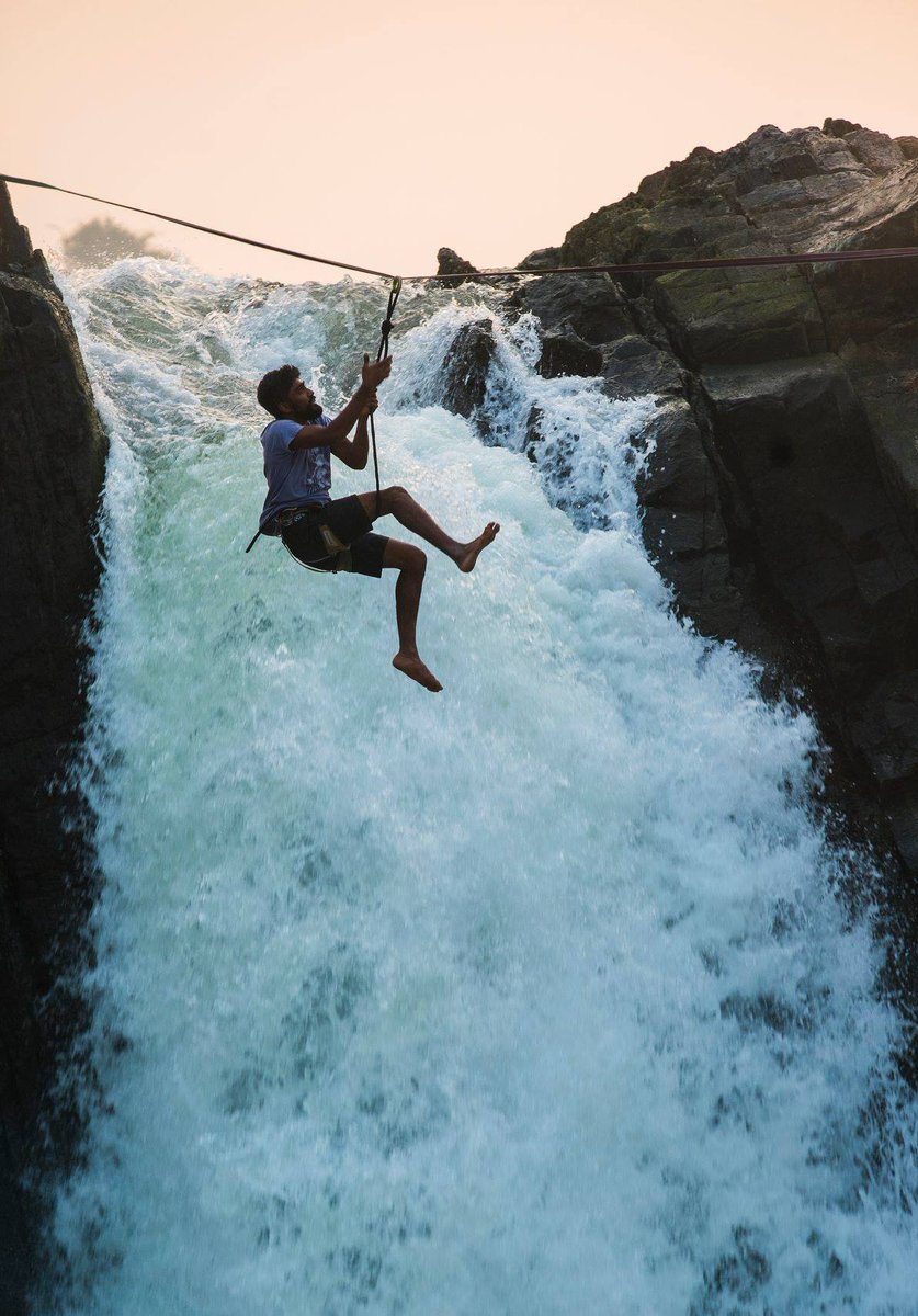 thevibe_me's tweet photo. Check out these photos from behind-the-scenes of Episode 5 βToe The Lineβ with slack liner Samar Farooqui. Catch the Episode here: https://t.co/1cxbbJgigt #LiveTheRush #TheVibeOriginals #ToeTheLine #BestKeepsLeading #FeelTrue #Rushes #SlackLifeInc @MercedesBenzInd https://t.co/BjdsGASPOu