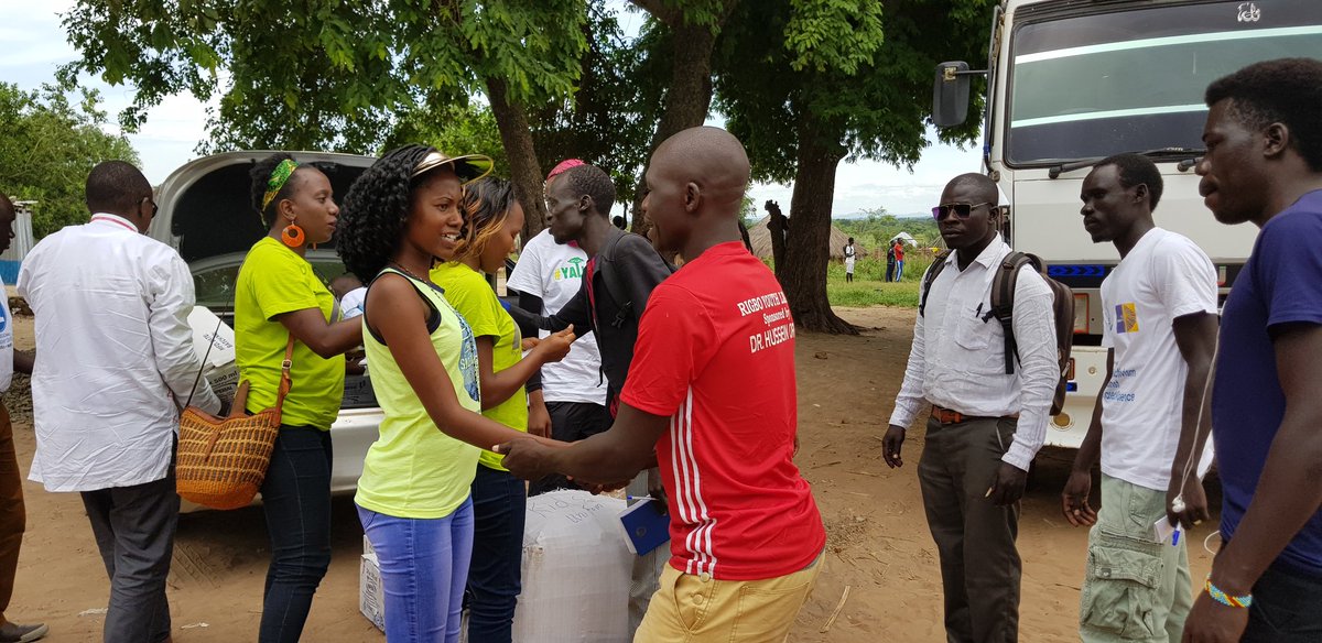 igniteinternati's tweet photo. Wen u eat on the same plate u understand each other joining all the zones in the rhino camp #SouthSudanforpeace #SouthSudan @YI4PB @UGCommonwealth @commonwealthsec @ComSecYouth @thecgf https://t.co/c6yA9IKZTR