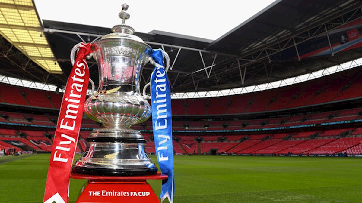 What are you watching today?
RT - #FACupFinal
❤️ - #RoyalWedding