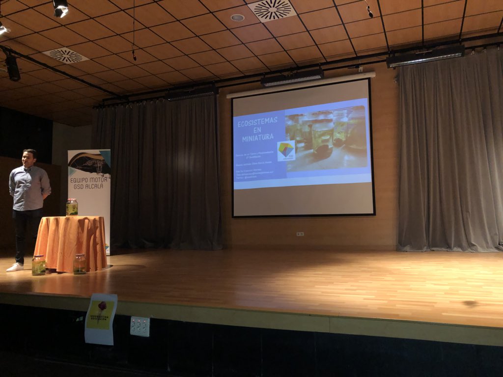 JuanCasas87's tweet photo. Grande Iván y sus alumnos con los ecosistemas @innomeeting esto promete 👏🏻👏🏻 #innomeetingeducación https://t.co/a5SxFcIJFN