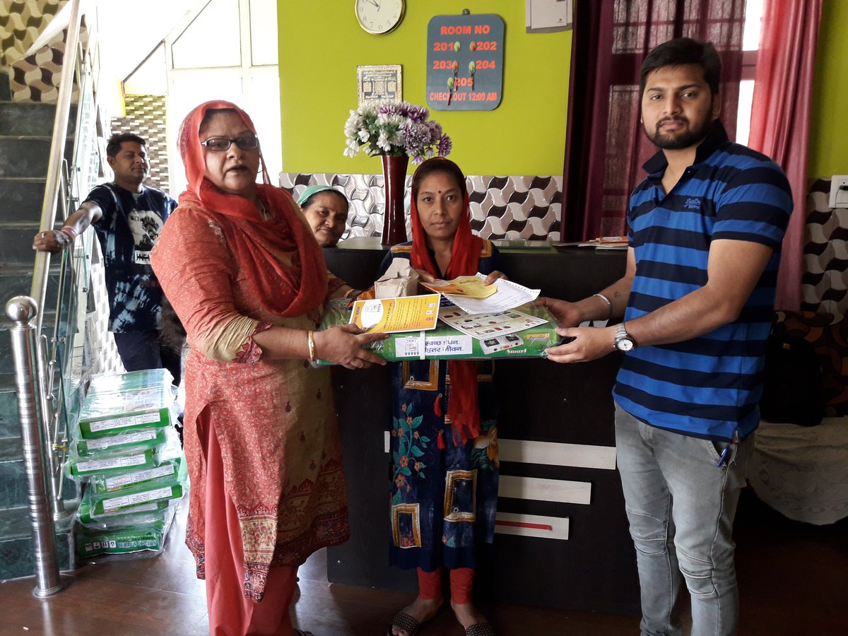 tawigass's tweet photo. EXTENDED PMUY gas connection distribute by TAWI GAS JAMMU with social worker Rashid begum in GUJJAR NAGAR JAMMU to SC/ST women https://t.co/GticTctqL8