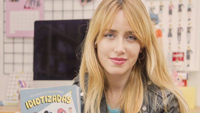 "Idiotizadas" de Raquel Córcoles, más conocida como <a href="/ModernaDePueblo/">Moderna de Pueblo</a> presenta en en esta entrevista su particular cuento de 'empoderhadas'. Escúchalo en bit.ly/2k7Qds9