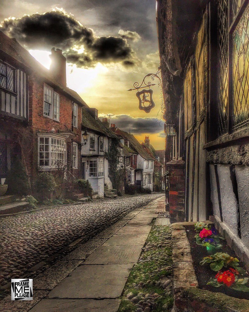 Rye East Sussex #England

#Photo #Travel #Sunset #Houses #Art #History #Traveling #Vacation #Tours
#TravelTuesday #Vintage #Travelling #Exploring #British

youtu.be/ARnR87BGjFo