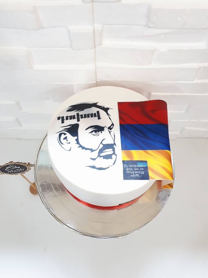 Alexandraliven's tweet photo. #ՈՒ, ՎԵՐՋԱՊԵՍ ՔԱՅԼ ԿԱ, ՈՐ ՀԵՆՑ ԹՌԻՉԿ ԱՐԺԵ....... https://t.co/MgObegD2xY