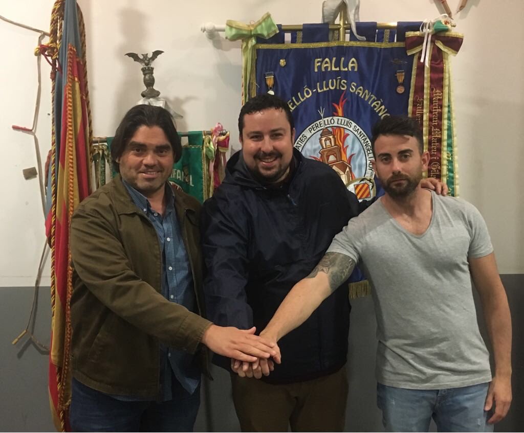 FallaMPLS's tweet image. Ya tenemos artistas para 2019!
La falla infantil correrá a cargo de Santaeulalia Tematización SL, mientras que en la falla grande repite por segundo año Fernando López Cabañero! 
Sin duda un orgullo para nuestra comisión poder disfrutar de sus monumentos.
Suerte!!