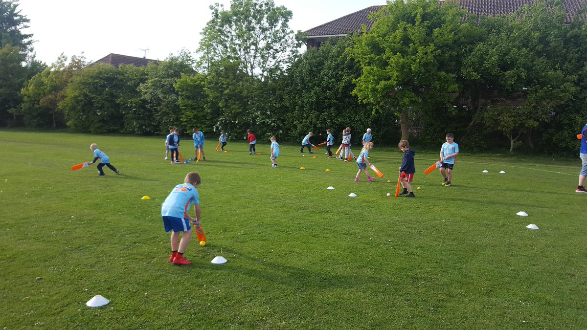 RustingtonStars's tweet photo. 2nd session down and the sun shone! 🌞🌞🌞 https://t.co/1oU1T098OZ