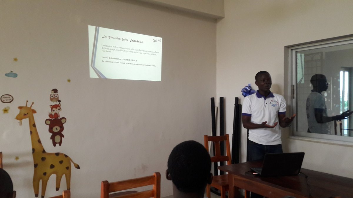 Matheiho67's tweet photo. La session redaction Web #OrificeADS @orificegrp @Vianney08583405 @wasexo @issa_kayoum @houndekonreg #orificejobs #numérique #DigitalWeekEnd https://t.co/46z0o7T3RV