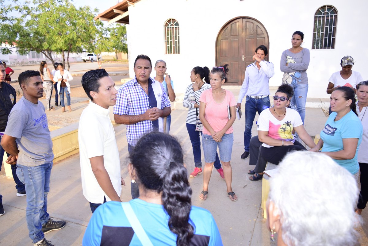 A_RodolfoVicent's tweet photo. Visitando la comunidad del Guamache, Pueblo de Tubores, cuentan con su Alcalde Amigo!!
#MaduroPresidente
#VictoriaPerfecta
#VamosPsuv 
#RodolfoVicentAlcalde @franciscopsuv74 @PSUV_NE @CuliGonzalez @DanteRivasQ @Juniorgpsuv @krina_aguilera @Juanfranktorres @ForoCandanga @Tanvago11 https://t.co/XSHvs5KsCa