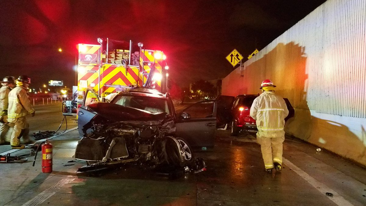 BREAKING: 9 people, including 2 rescue workers, hurt in crashes along I-95 in Miami bit.ly/2LcRp9S https://t.co/xmd2FLAlEL