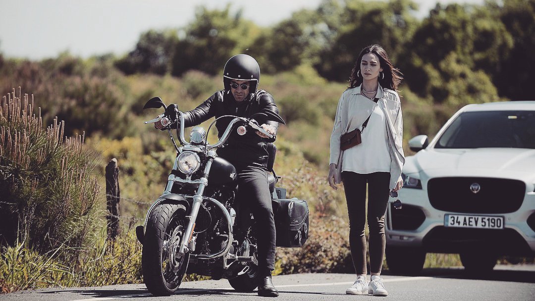 Siyah Beyaz Aşk ❤

#SiyahBeyazAşk #AsFer #BirceAkalay #İbrahimÇelikkol #AslıAslan #FerhatAslan