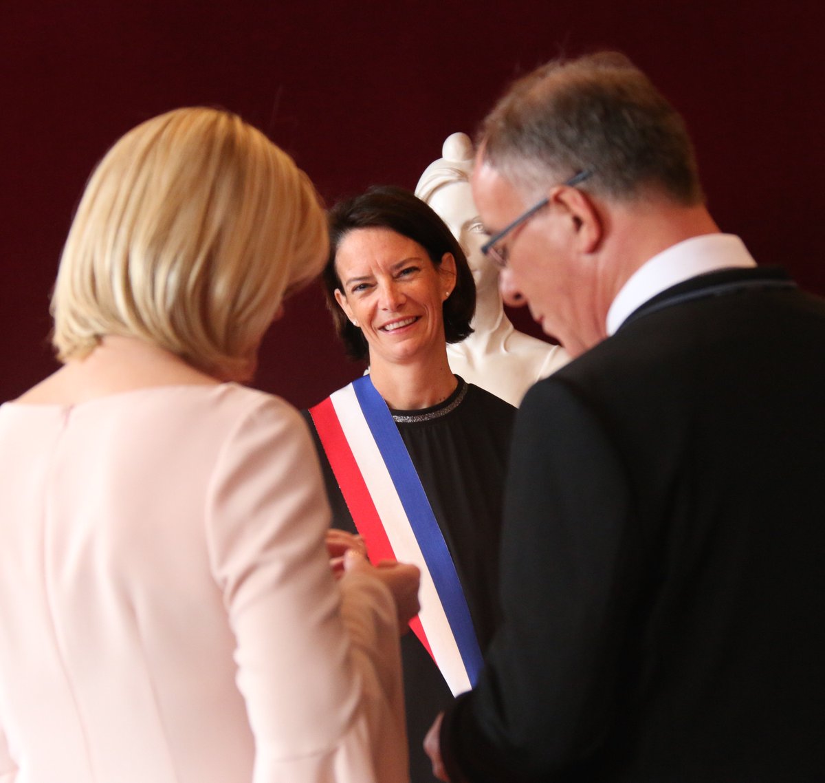 Neuville-en-Ferrain tweet media