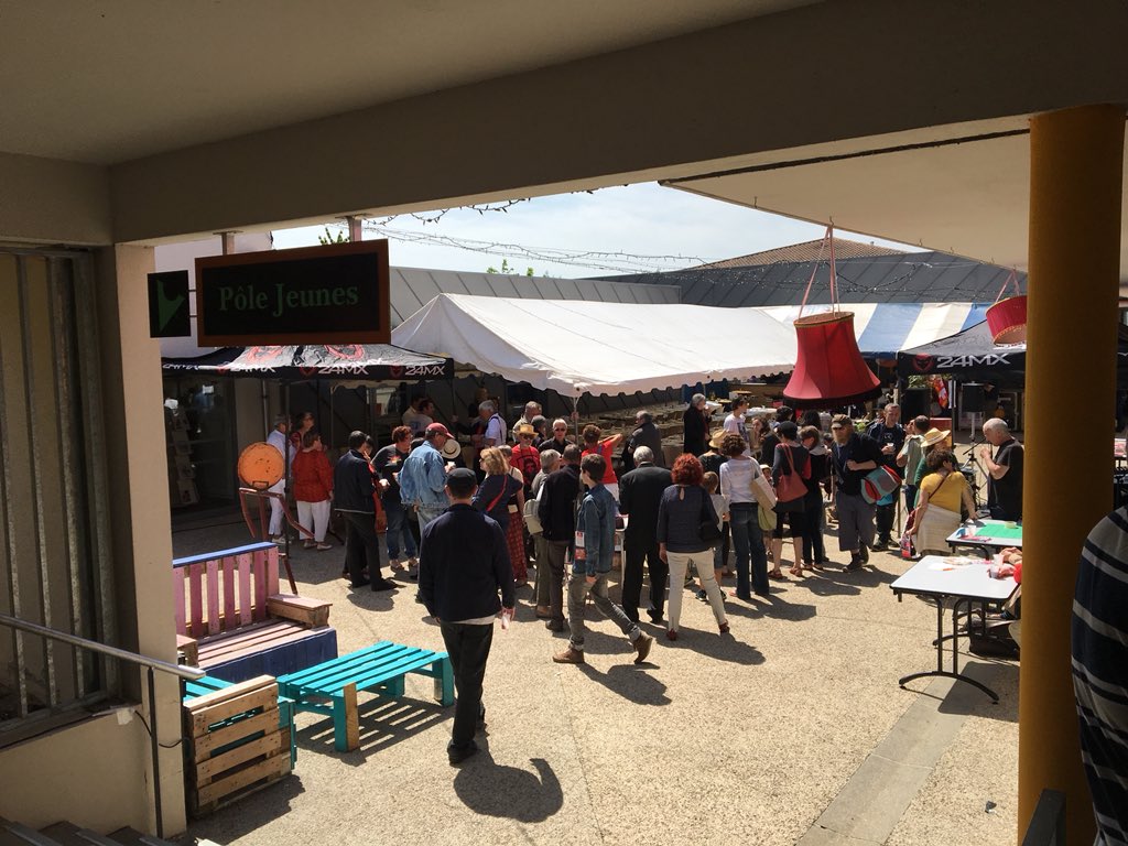 _MJCF86's tweet photo. La fête de l'humanité Poitiers est lancée ! N'hésitez pas à venir à la Rotative de Buxerolles #FHP2018 https://t.co/CNtweewYO7