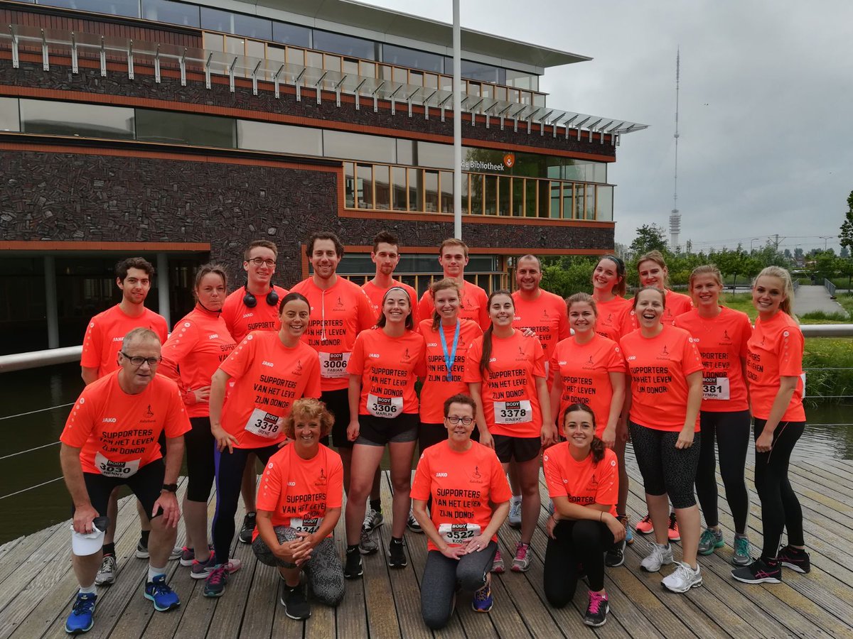 Het team van de <a href="/Donor_Run/">DonorRunners</a> ners bij de <a href="/IJsselsteinloop/">PodoXpert IJsselsteinloop</a> voor de start van de 5km. Lijkt het jou ook leuk en goed om mee te lopen. Meld je dan aan voor de <a href="/SingelloopUtr/">Lindahl's Singelloop Utrecht</a> op 7 okt via donorrun@gmail.com. #zegeensja #meerdonoren #orgaandonatie