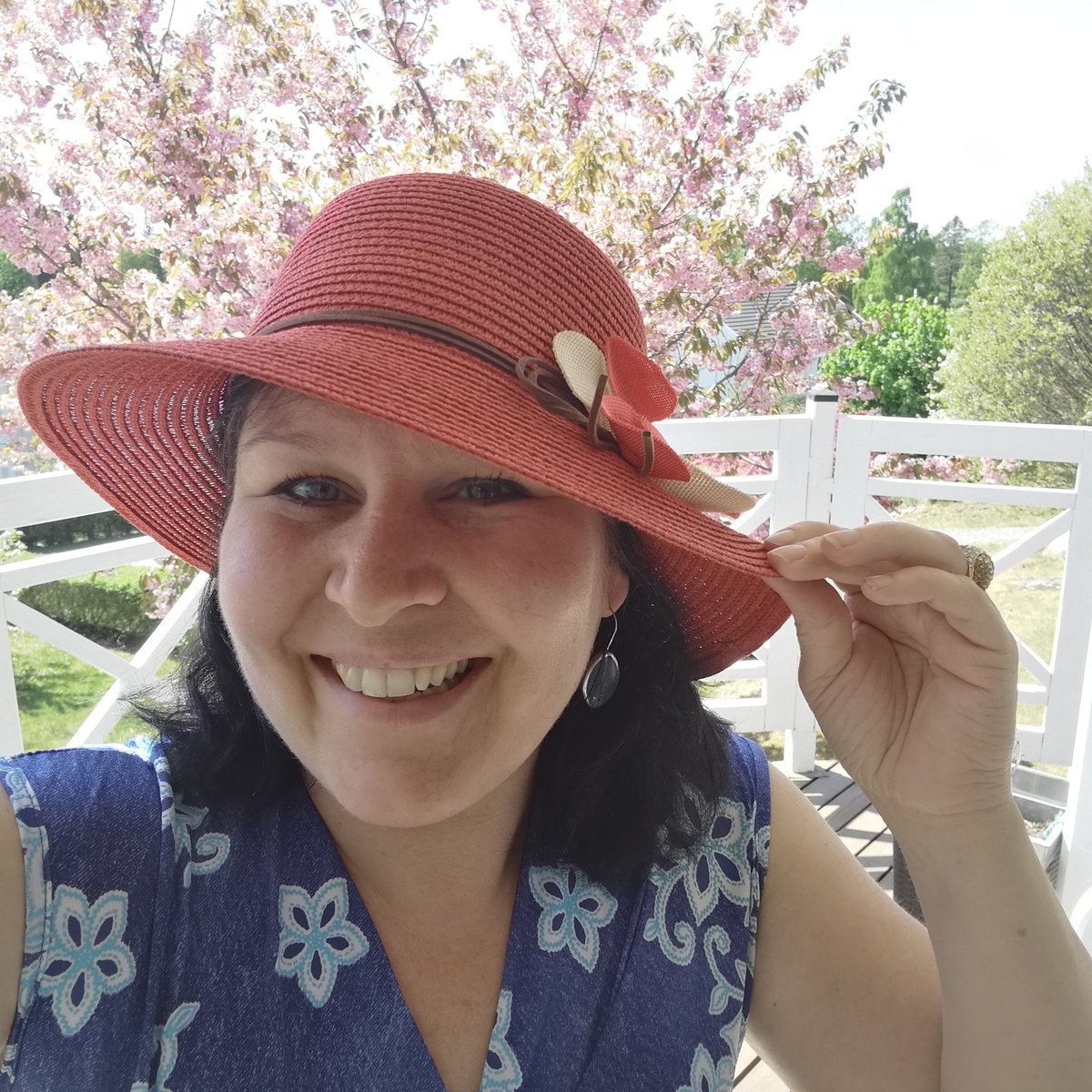 JenniferLind44's tweet photo. Royal wedding today https://t.co/bJ5ZRTEQTv