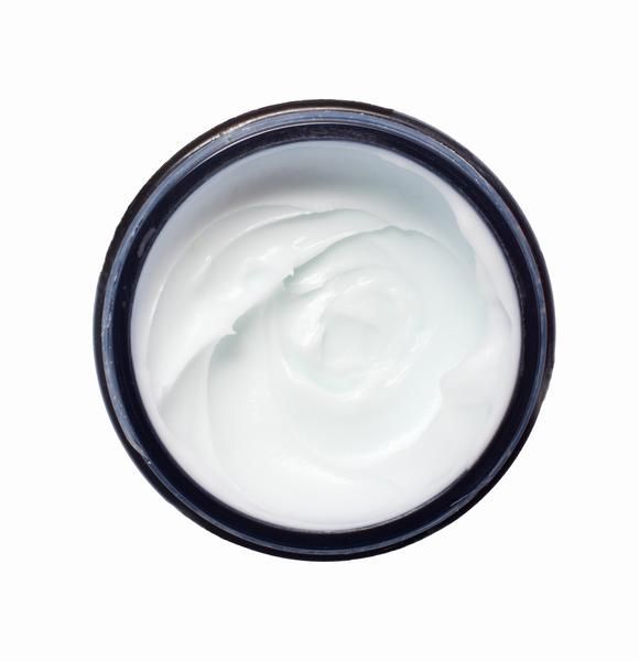 S_NaturalBeauty's tweet photo. Get your zest on!  Brighten, tighten and tone your winter skin away with our Glorious Cleansing Balm.  Our lemon and bergamot boost this exfoliating cleansing balm with vitamin C and recharges your skin.  Say hello to a Glorious you. https://t.co/7sT9z2yYnn https://t.co/GTOa94xpqG