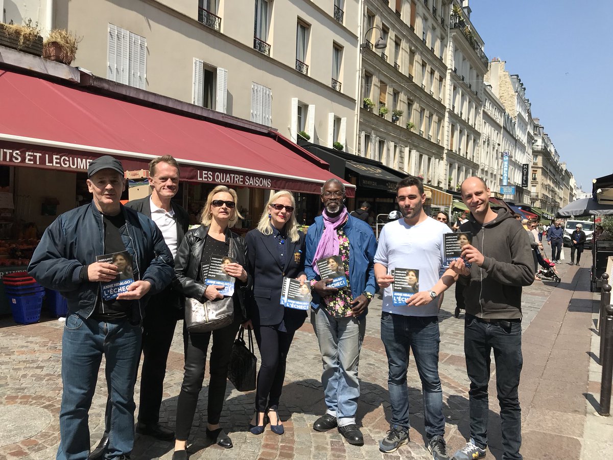 RNational_Paris's tweet photo. 💪Nouvelle journée d'action pour le #FNParis ! Ce matin, nos militants étaient aux côtés des Parisiens du 7ème arrondissement ! 👊 https://t.co/gMfpuBWYXN