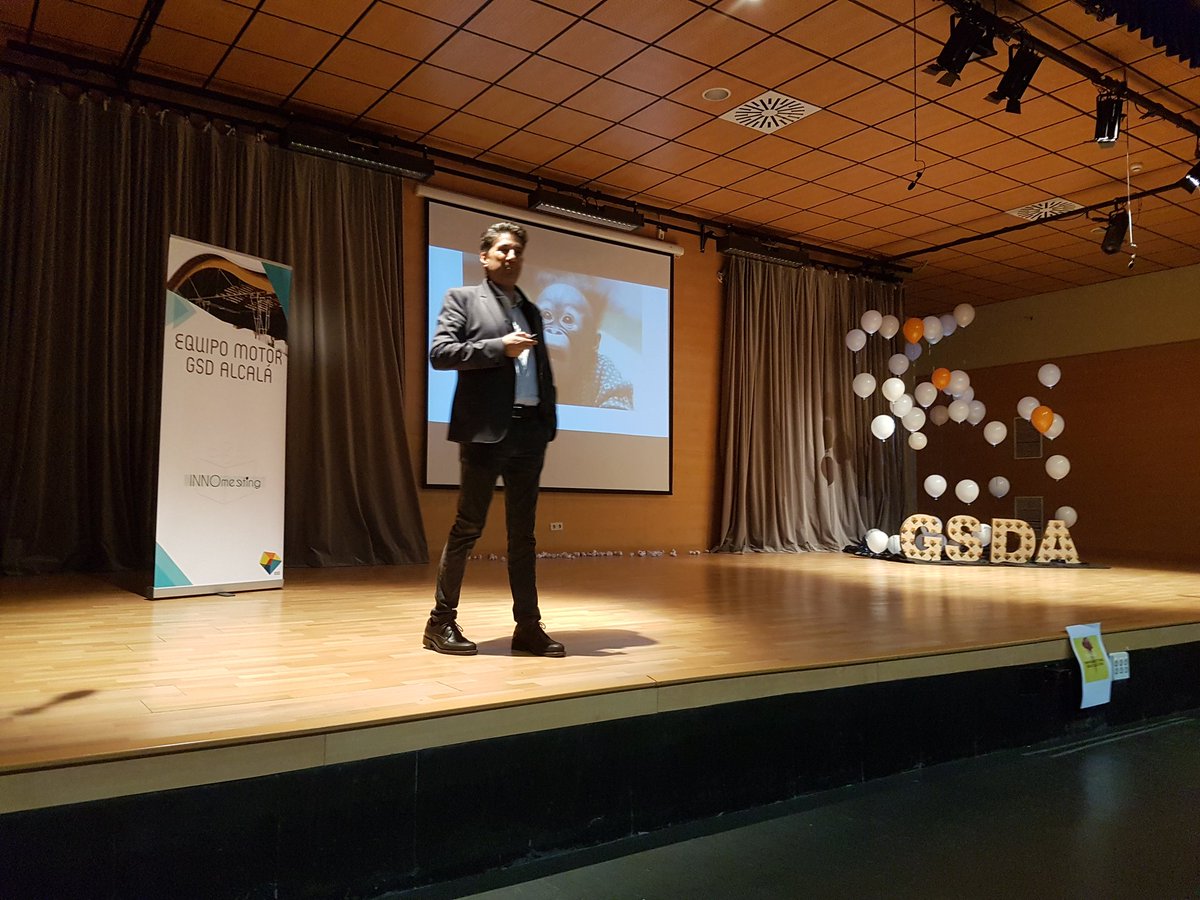 tatagsd's tweet photo. Vamos a por la última ponencia de #innomeetingeducación Jesús Gómez nos traslada de la escuela a la empresa! @innomeeting https://t.co/40pDjUuIgt